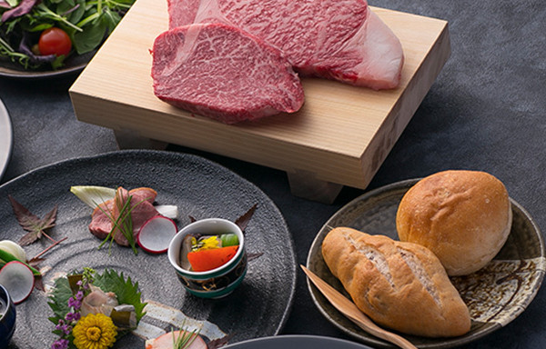 神戸でおいしい神戸牛を楽しむならステーキレストランの名店【モーリヤ】～当日もご予約を承ります～